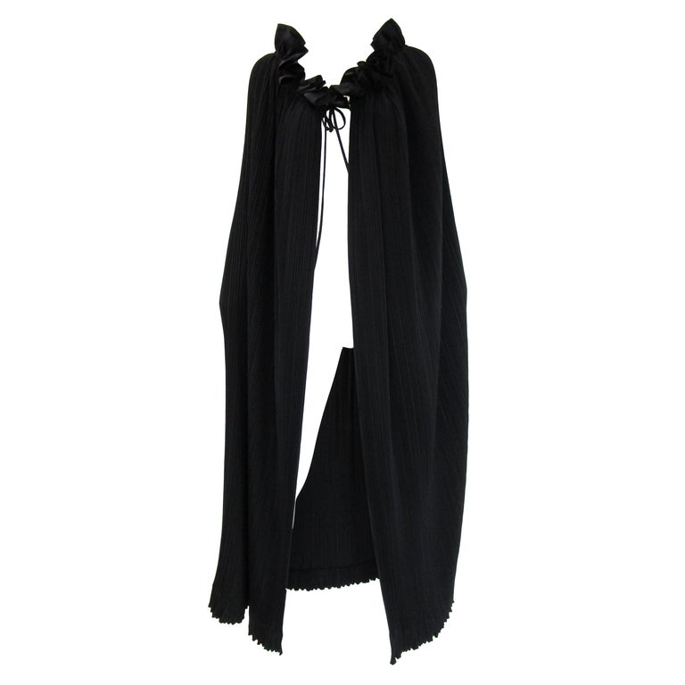 1980 Giorgio Sant'Angelo Avant-Garde Black Silk Pleated Cape for Neiman Marcus