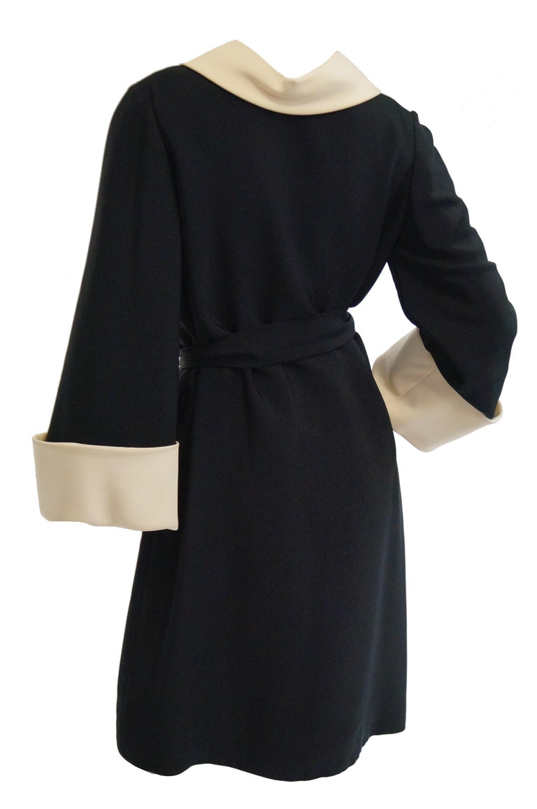 1960s Norman Norell Black and Cream Contrast Silk Shift Dress - MRS Couture 1960s Norman Norell Black and Cream Contrast Silk Shift Dress - MRS Couture
