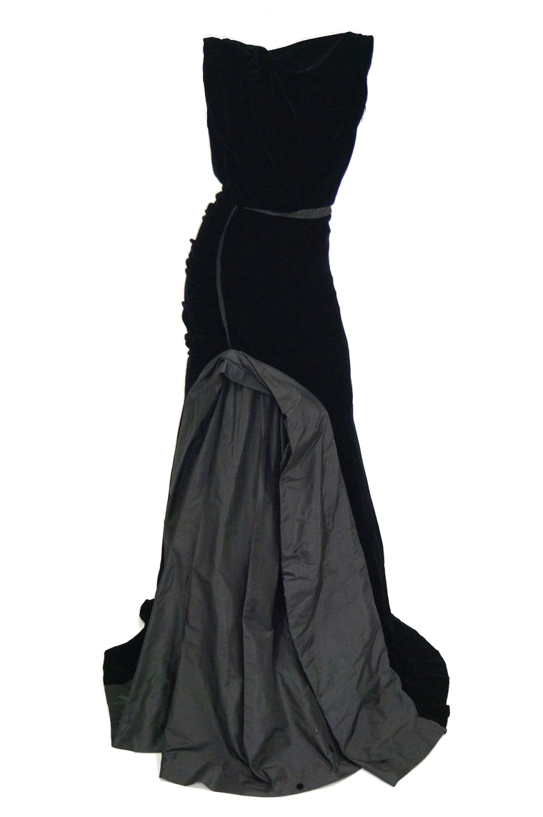 Oscar de la Renta Black Velvet Evening Dress